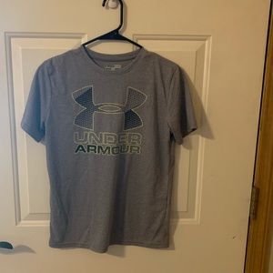 Boys Large UA t-shirt